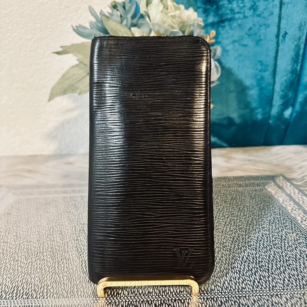 Louis Vuitton long Black Leather Wallet for men - Picture 6 of 10